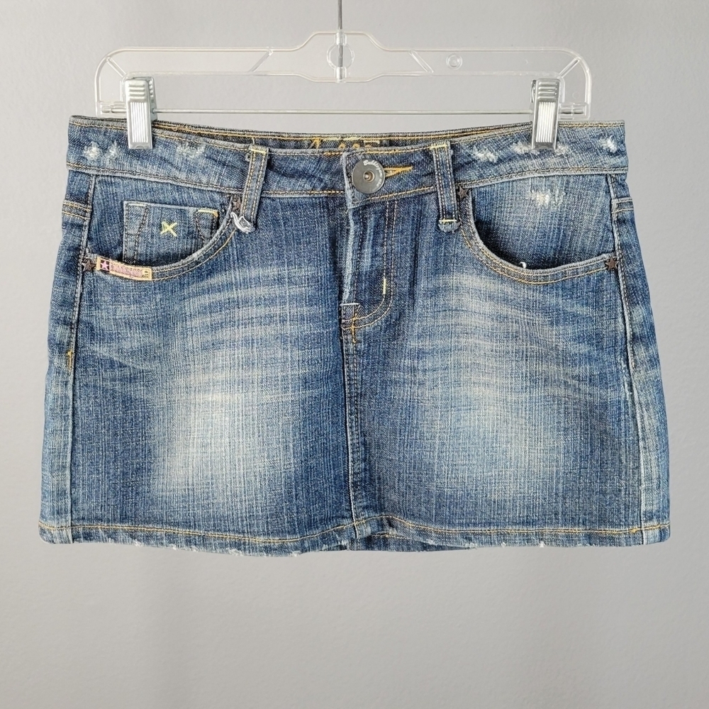 BUBBLEGUM // distressed denim low waist mini skirt